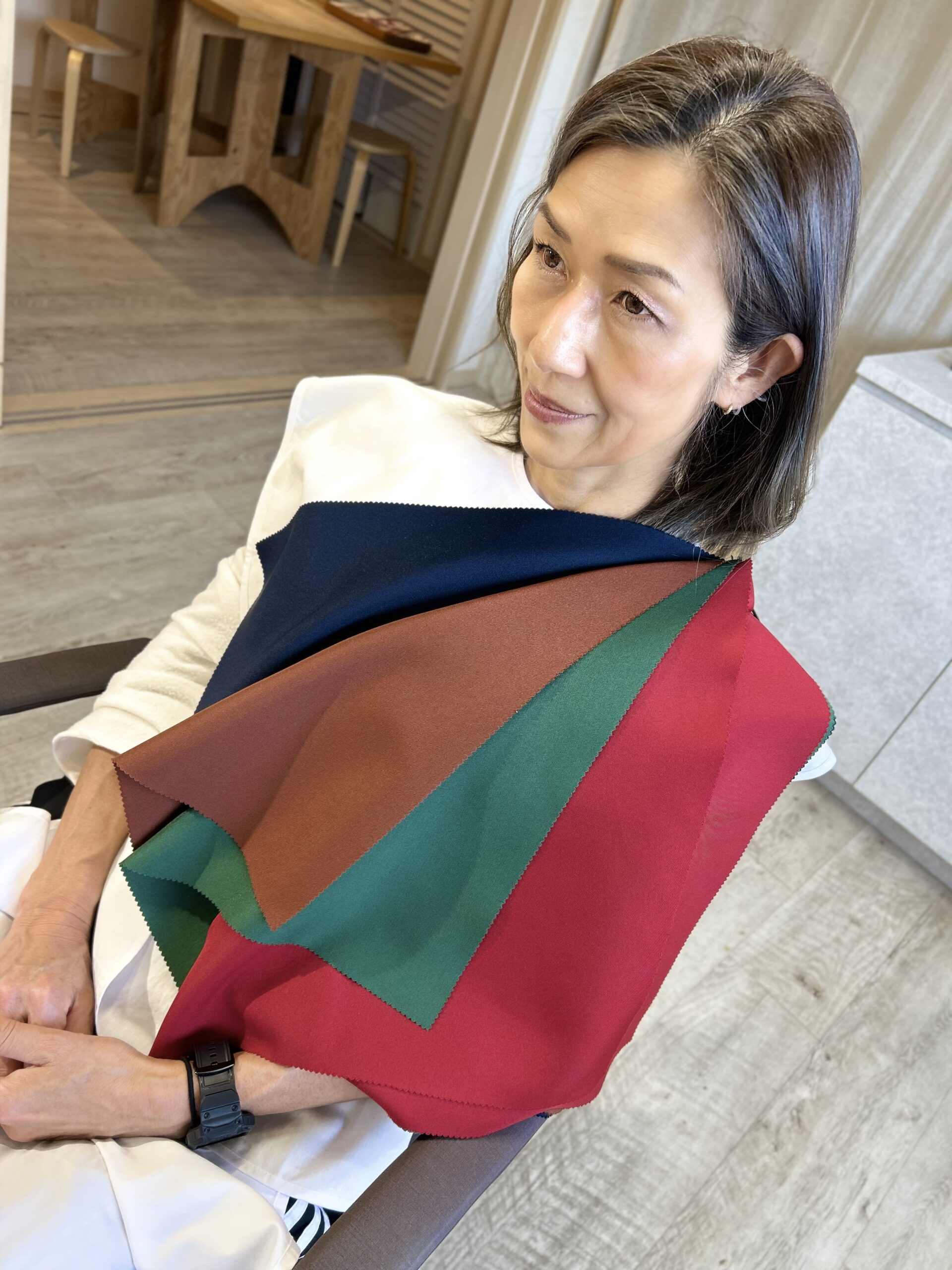 パーソナルカラー診断の様子